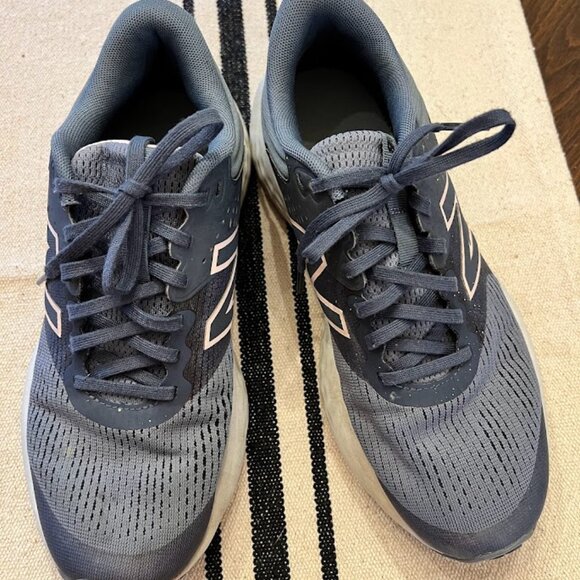 New Balance W520 LP7 Size 9 Gray Running Shoes - Picture 3 of 9